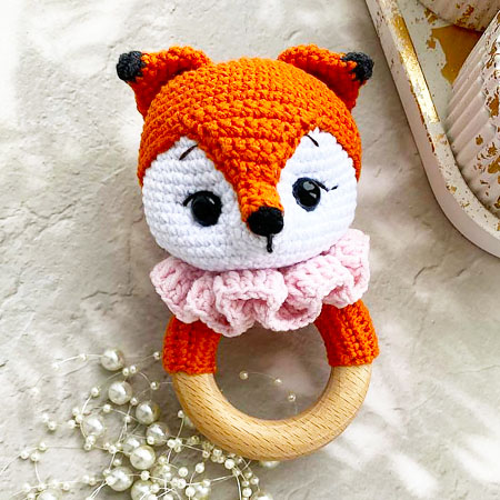 Read more about the article Crochet Rattle Fox Austin Free PDF Pattern