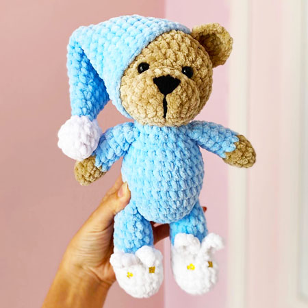 Read more about the article Crochet Teddy bear in Pajamas with Bunny Shoes